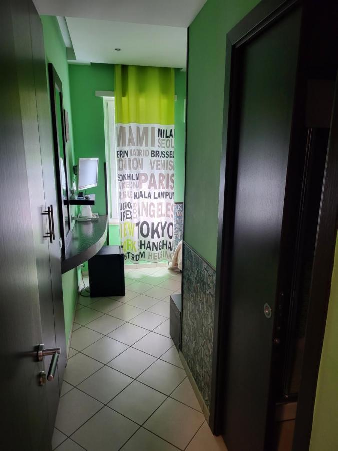 Small Single Room,1285980394:JPEG